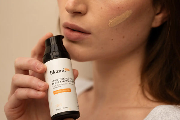 LIKAMI - Daily defence fluid SPF50 CORRECT + BRIGHTEN