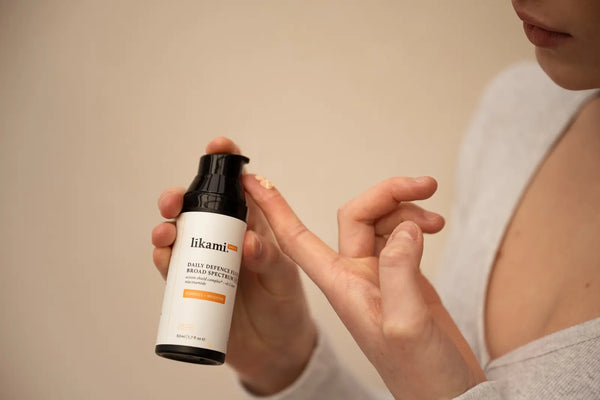 LIKAMI - Daily defence fluid SPF50 CORRECT + BRIGHTEN
